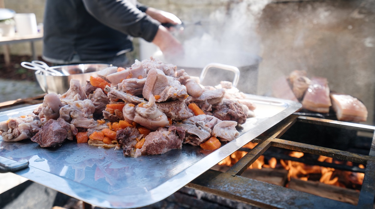 Mercado do Fumeiro regressa com sabores e tradição dias 14 de 15 de fevereiro